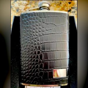 New Visol 8 oz Alligator Patterned Leather Liquor Flask
